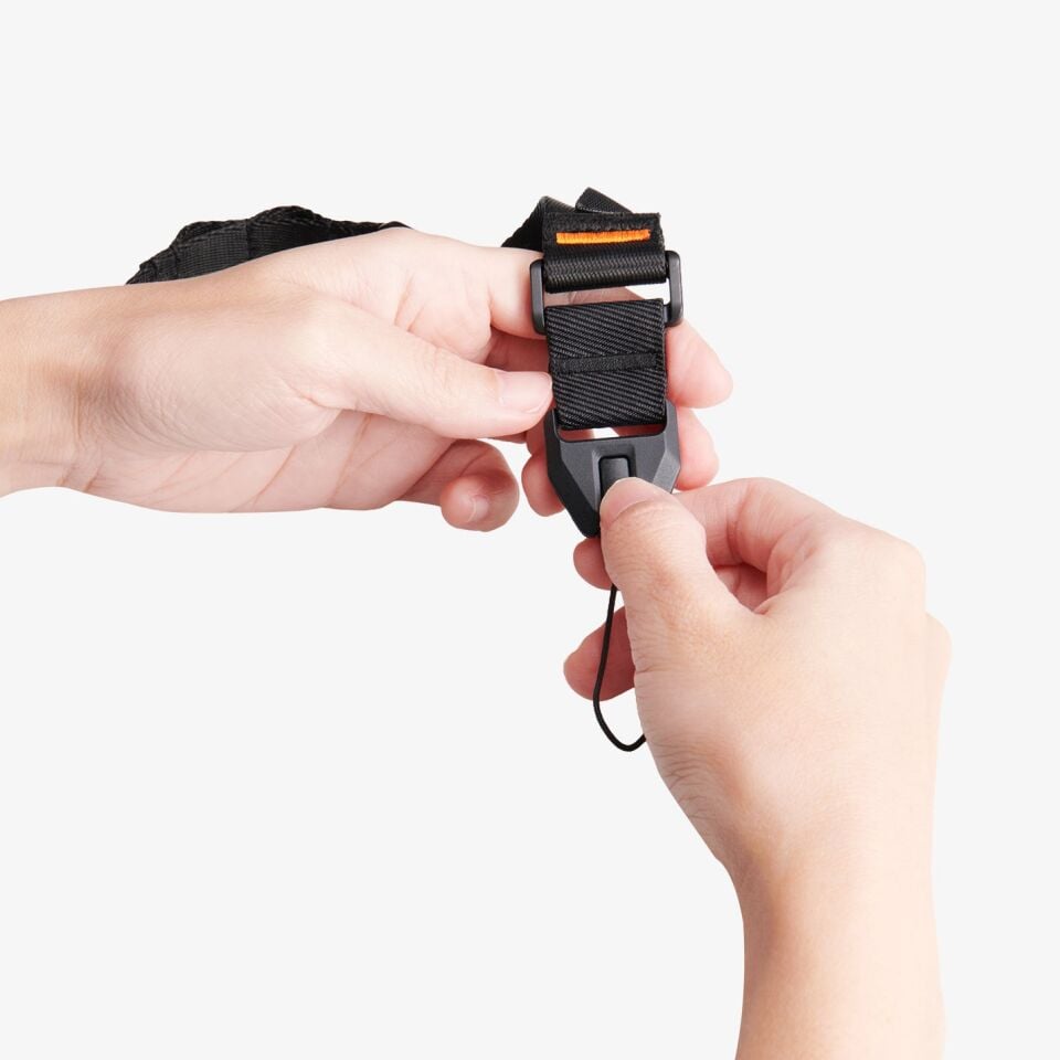 Spigen Universal Wrist Lanyard Askı Kayışı Bilek Askılı Manyetik Tokalı Telefon Taşıma Kayışı DA30S