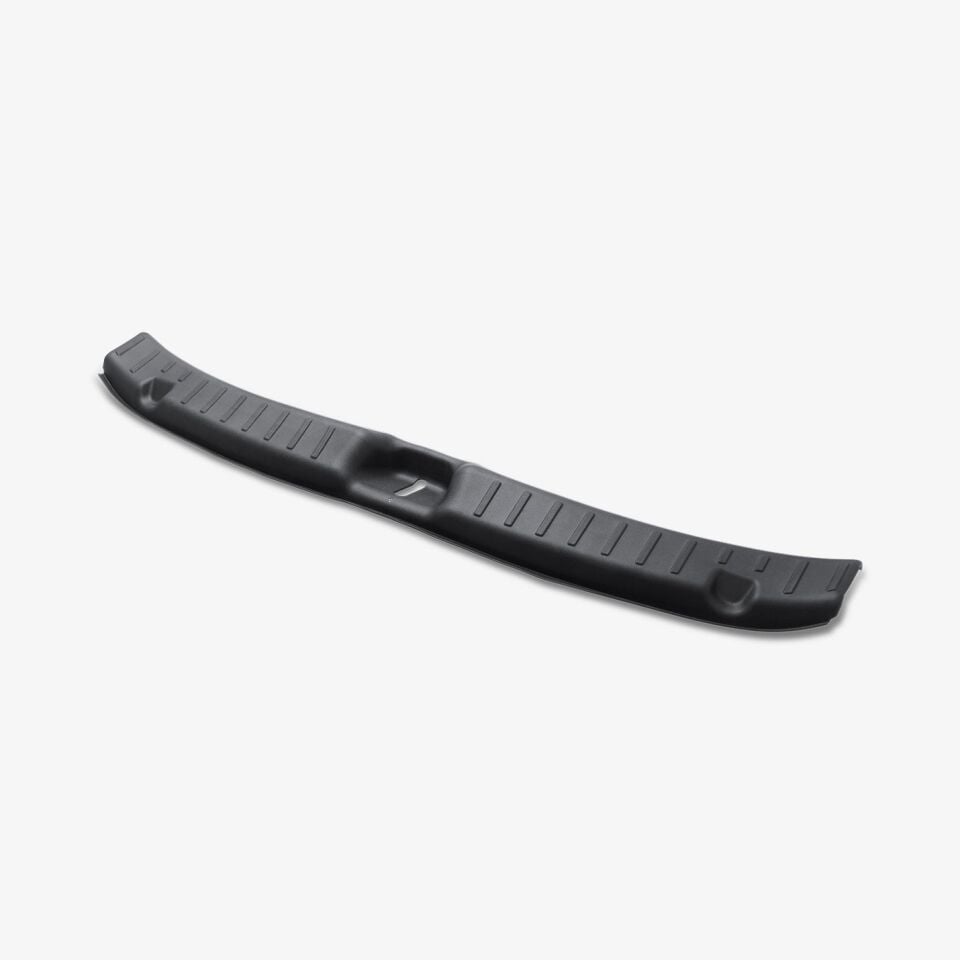 Spigen Tesla Model Y (2026) / (2025) ile Uyumlu Bagaj Eşiği Koruyucusu Black