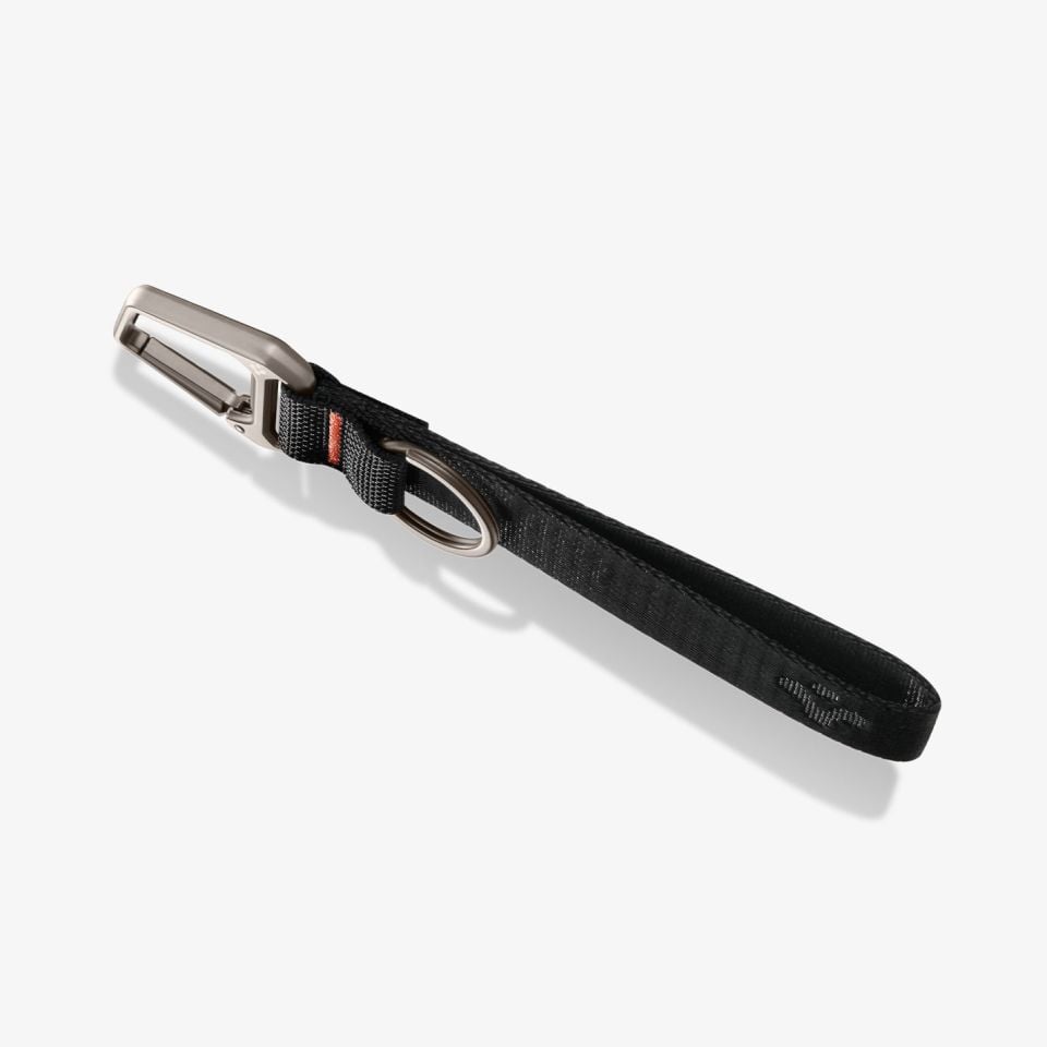 Spigen Anahtarlıklı Kayış Carabina 1 Adet Black