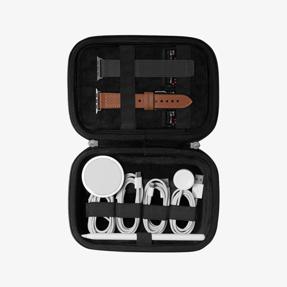 Spigen Cable Organizer Bag (Kablo Düzenleyici Çanta), Rugged Armor Pro