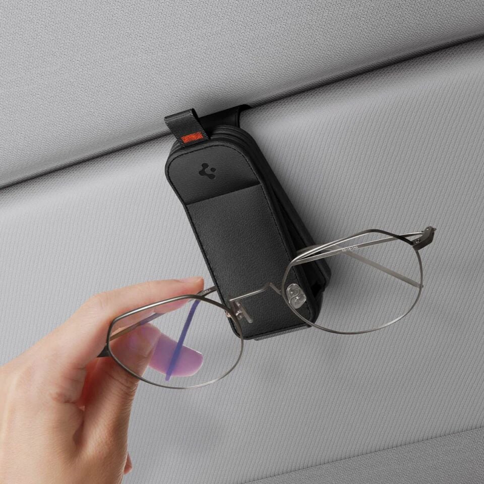 Spigen Premium Güneş Gözlüğü Tutucu Tüm Araçlar ile Uyumlu Manyetik Klipsli Velo Vegan Deri Black (2 Adet) Black