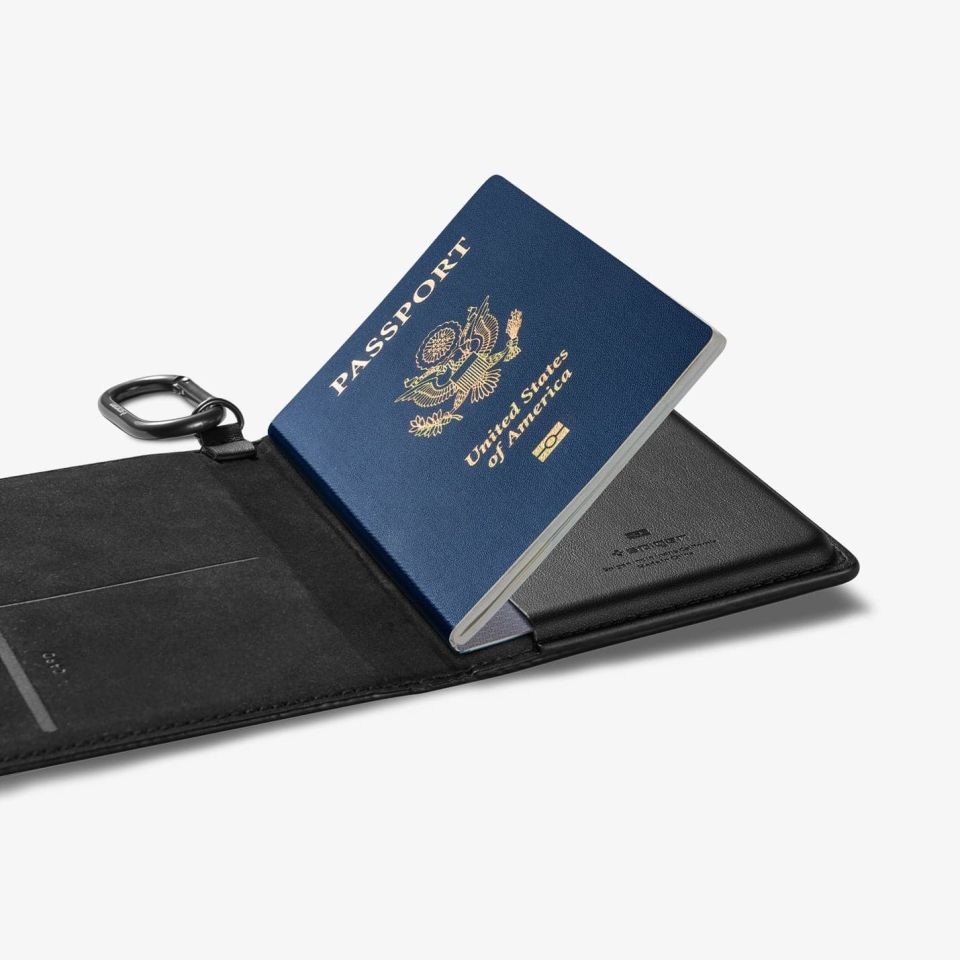 Spigen Passport Holder RFID Korumalı Seyahat Çantası Pasaport Cüzdan Black