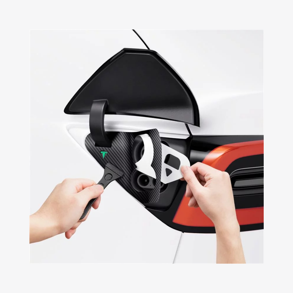 Spigen Tesla Model Y (2024-2023) & Model 3 (2023) Şarj Portu için Koruyucu Film ve Kaplama Seti Carbon TO420-EU Carbon