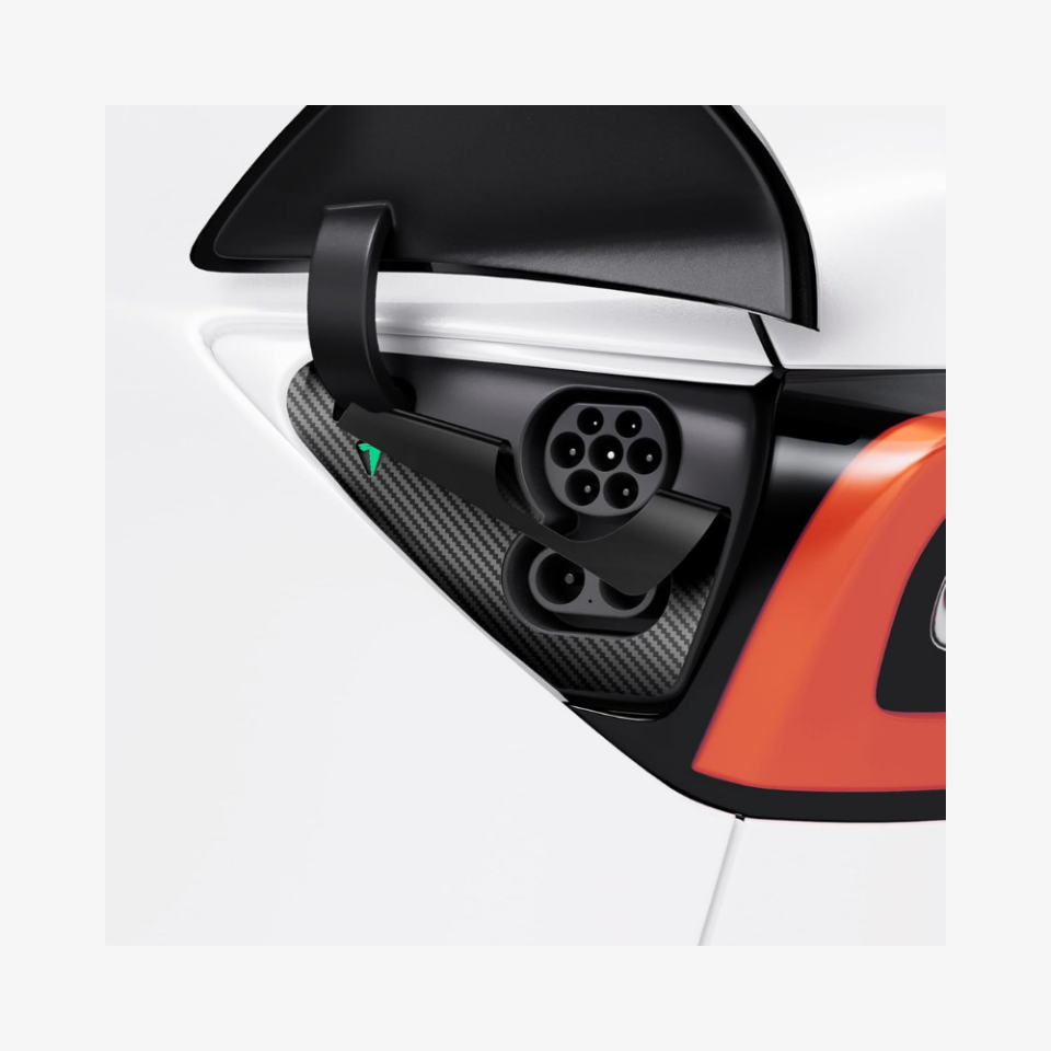 Spigen Tesla Model Y (2024-2023) & Model 3 (2023) Şarj Portu için Koruyucu Film ve Kaplama Seti Carbon TO420-EU Carbon