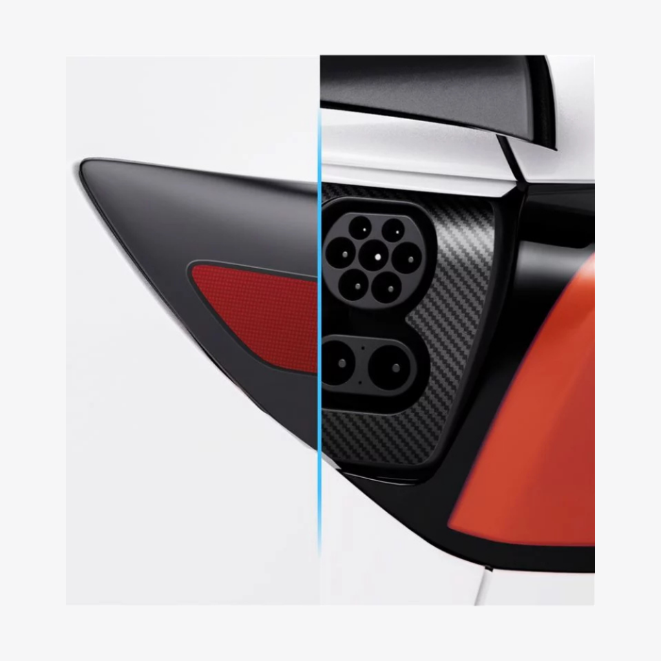 Spigen Tesla Model Y (2024-2023) & Model 3 (2023) Şarj Portu için Koruyucu Film ve Kaplama Seti Carbon TO420-EU Carbon