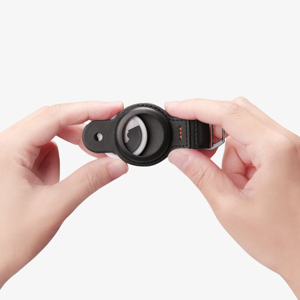 Spigen AirTag 2 / AirTag Kılıf Valentinus Anahtarlık Vegan Deri Black