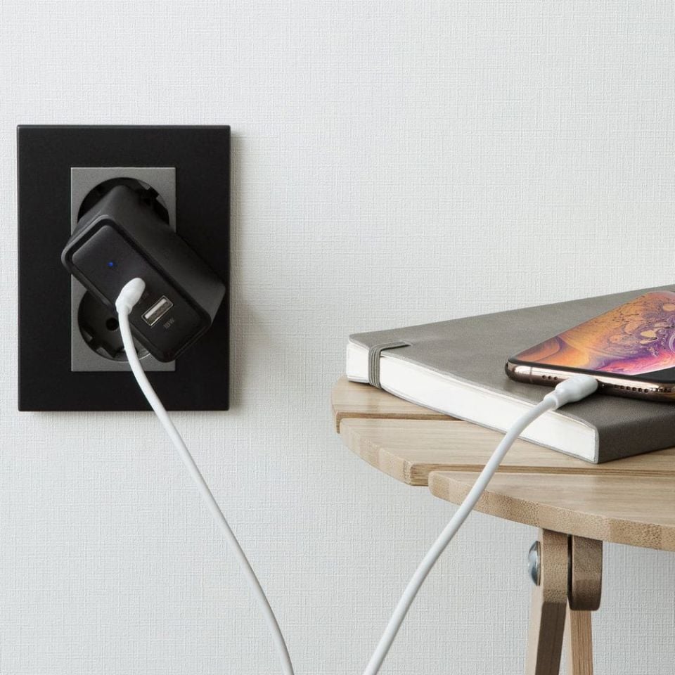 Spigen Essential USB-C to Lightning (1 Metre) Hızlı Şarj/Data Kablosu MFI Lisanslı C10CL