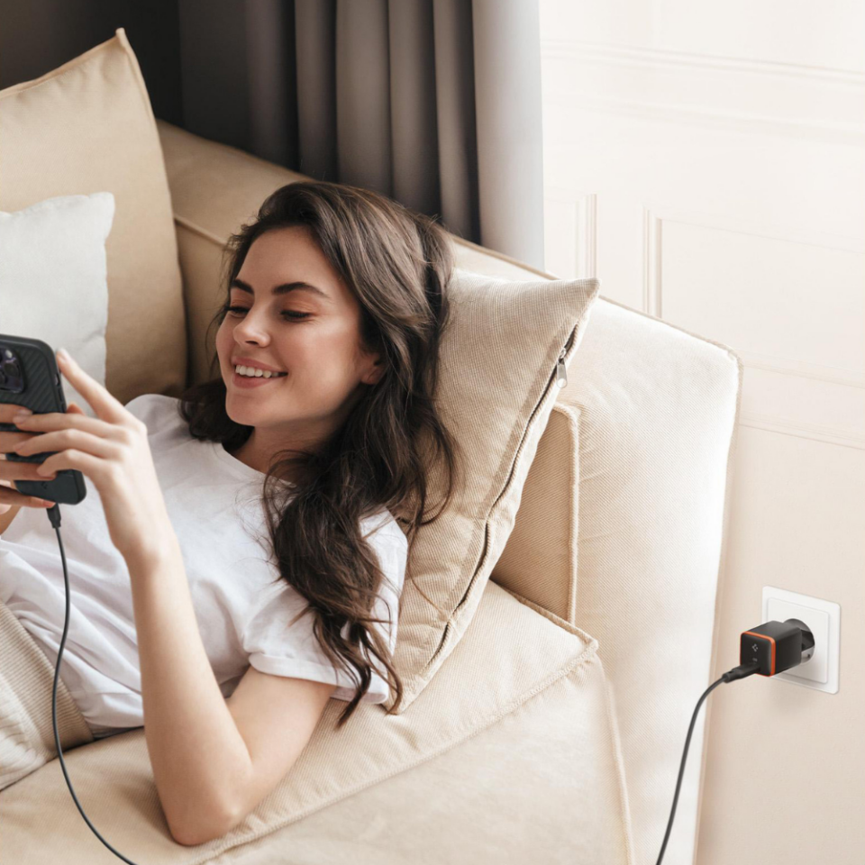 Spigen 30W GaN USB-C Mini Güç Adaptörü - Samsung PPS Destekli Hızlı Şarj Aleti (Isı Düşürücü ve Akım Korumalı) iPhone & Android & iPad & MacBook Type-C Black - ACH08448